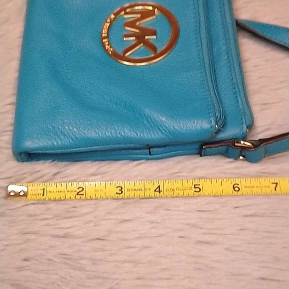 GUC Michael Kors Summer Blue Crossbody Bag - Picture 13 of 15